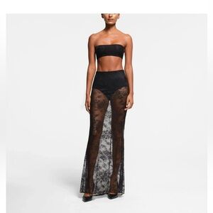 SKIMS Ultra Fine Lace Long Skirt in Onyx